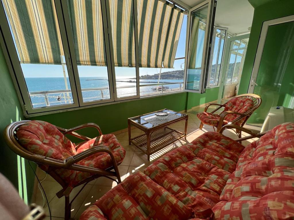 Apartment Stunning Sea View